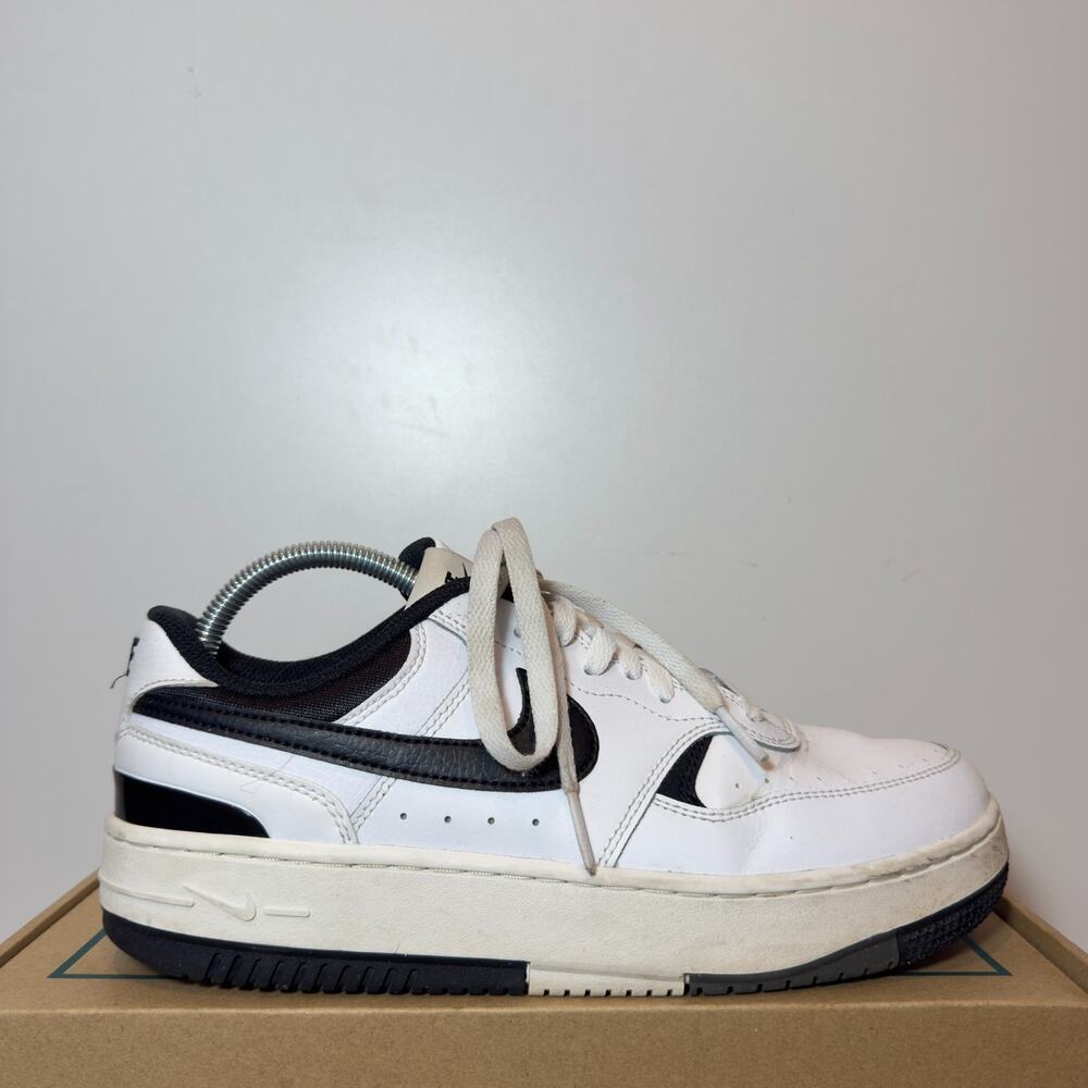 Nike Gamma Force Mens 9.5 White Black Mono Leather Sneakers Casual AF1 Style